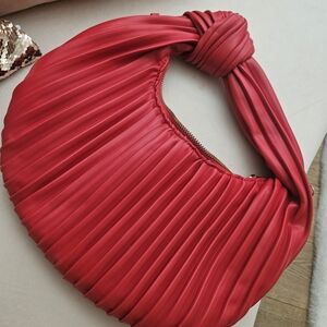 Elegant Red Pleated Women's Bag